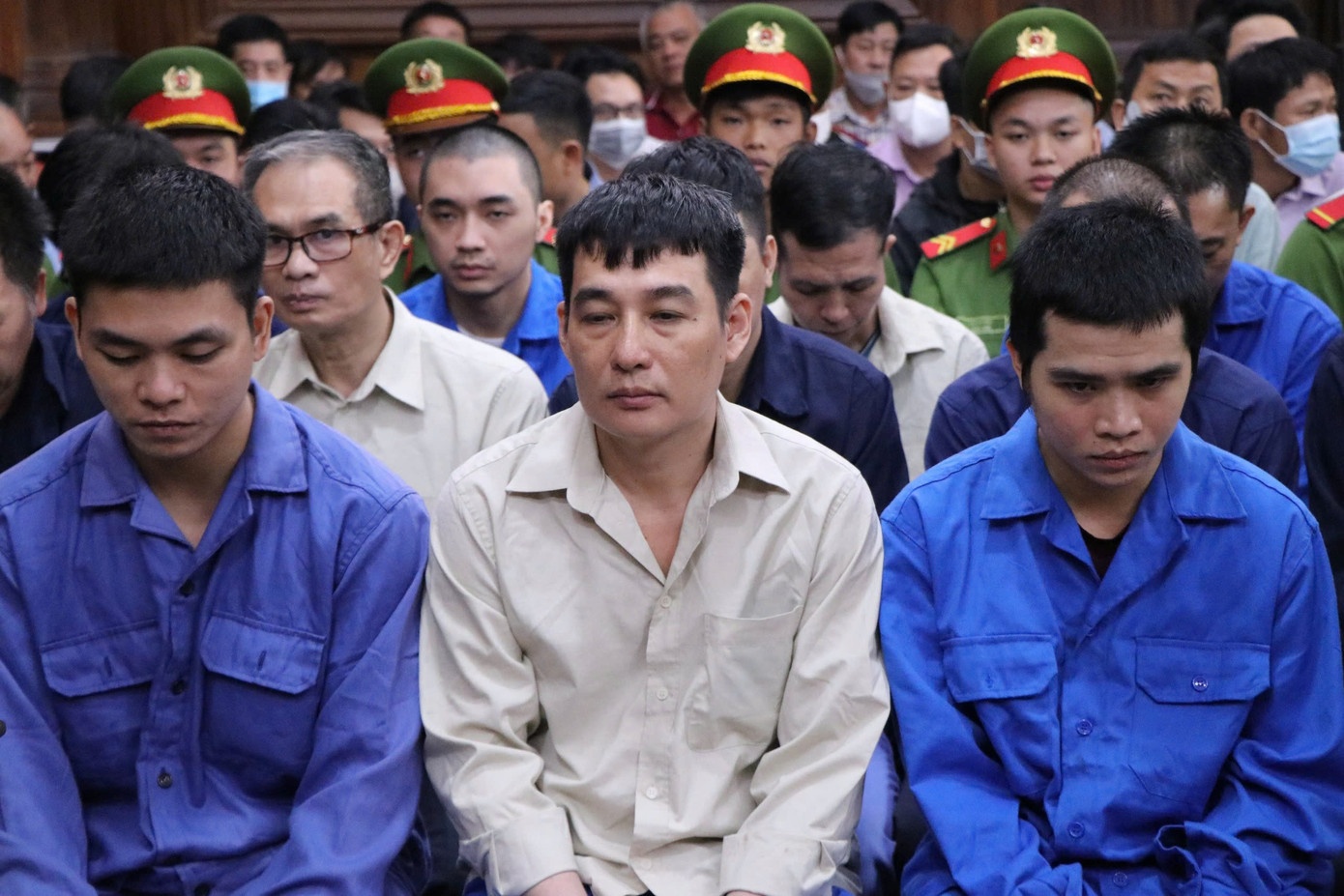 Dua nhan hoi lo,  Trung tam Dang kiem,  50-04V anh 1