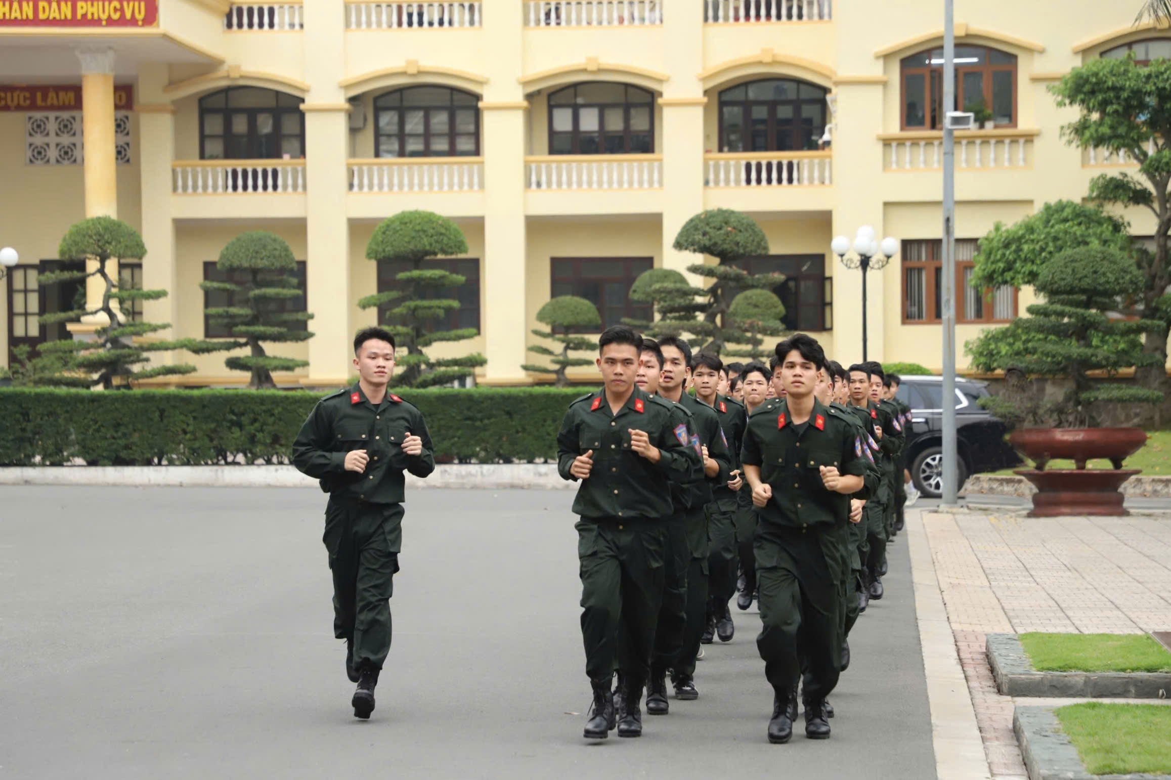 Dai hoc An ninh anh 5