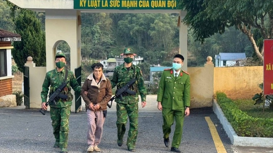 Bat qua tang doi tuong tang tru ma tuy hinh anh