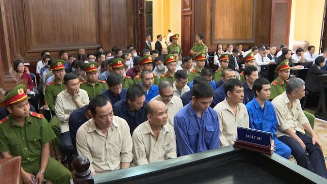 Bo qua loi,  vi pham dang kiem anh 2