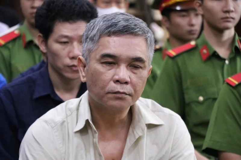 Cuu Giam doc, Pho giam doc Trung tam dang kiem 50-04V linh an 7 nam tu hinh anh