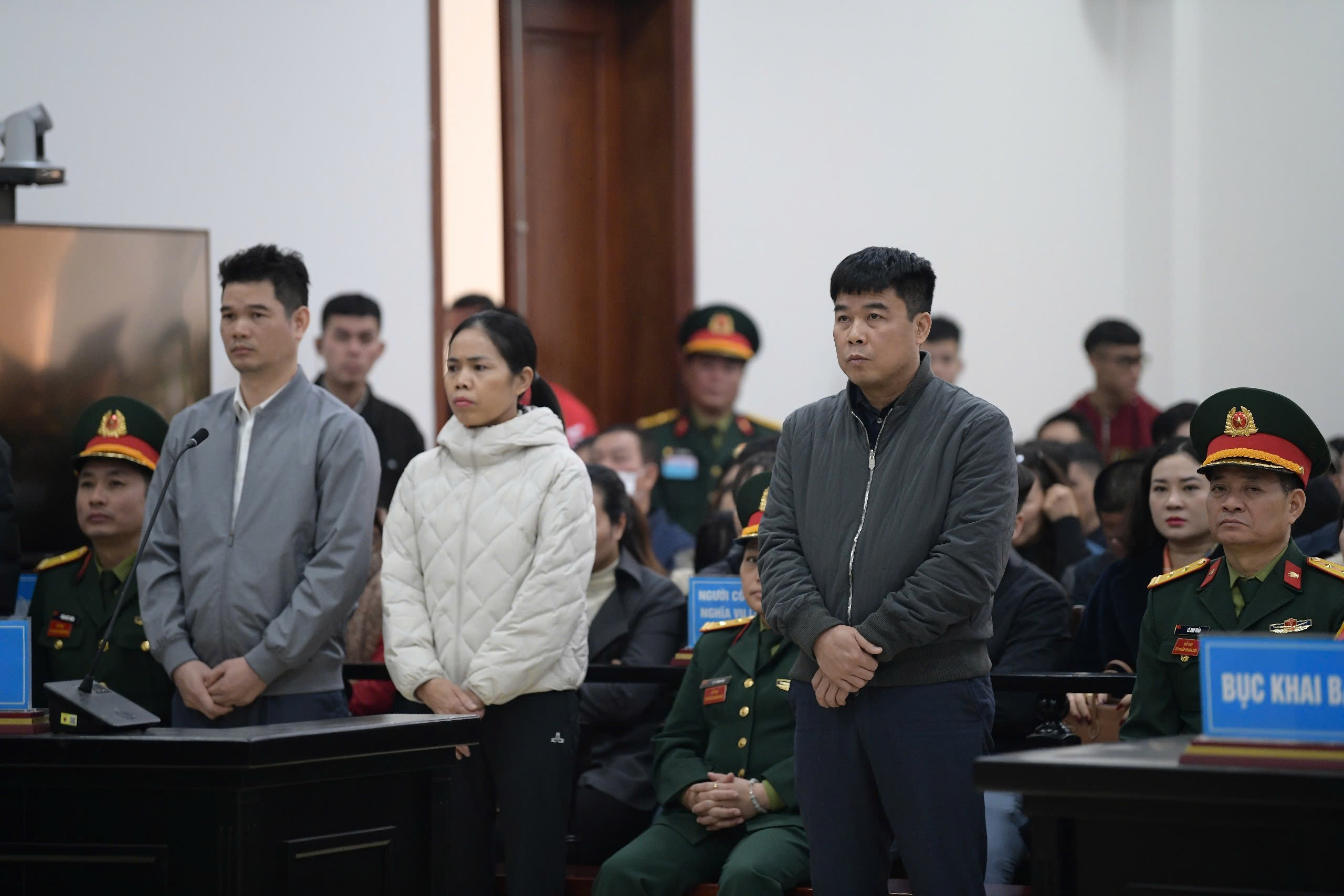 Tap doan Phuc Son,  Nguyen Van Hau anh 1