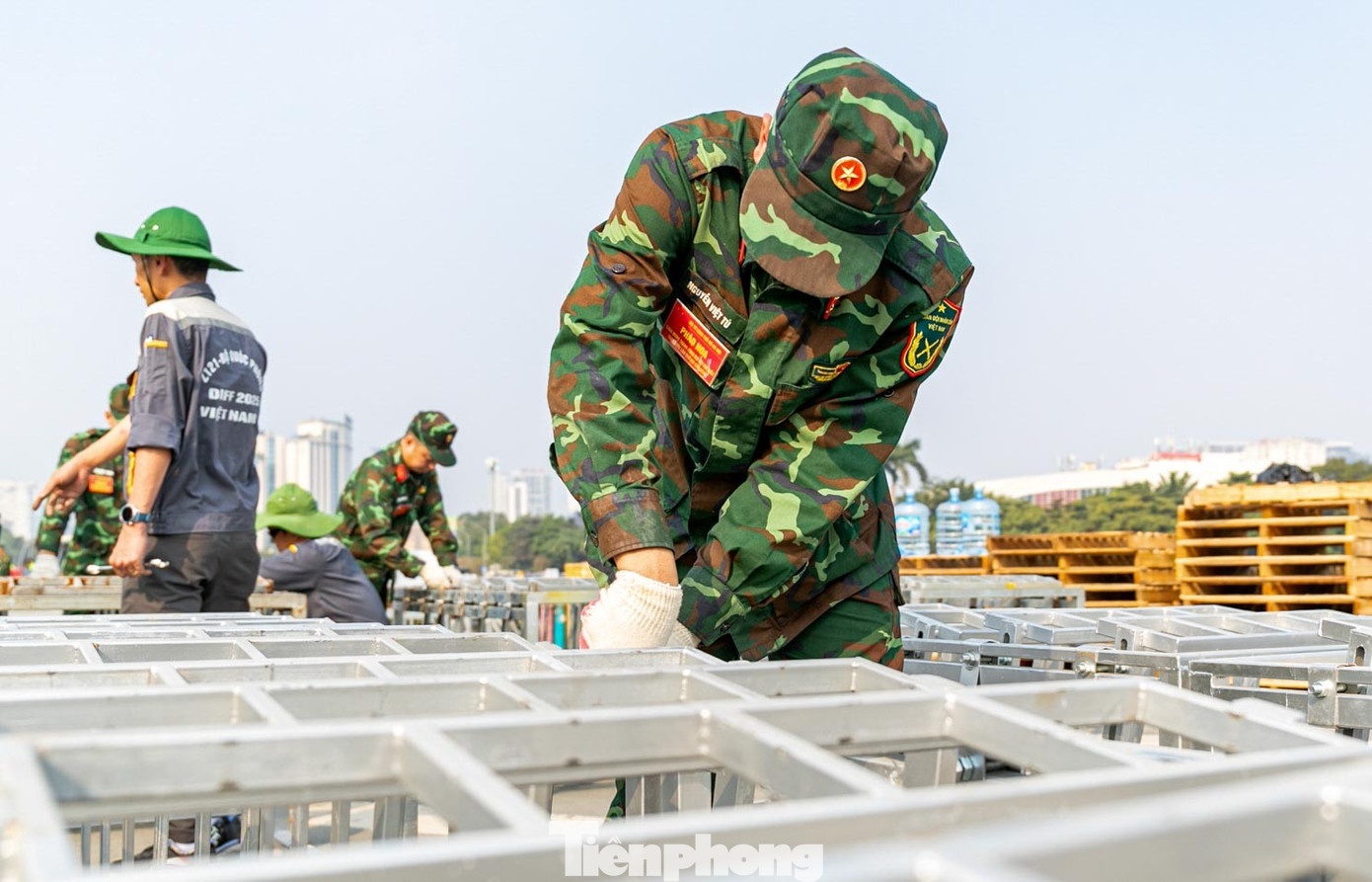 Phao hoa Dai hoi Dang anh 13