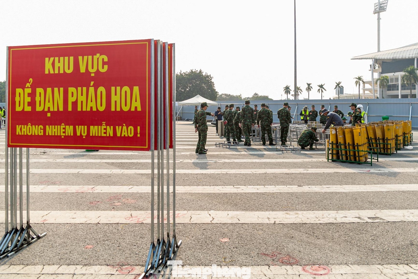 Phao hoa Dai hoi Dang anh 2