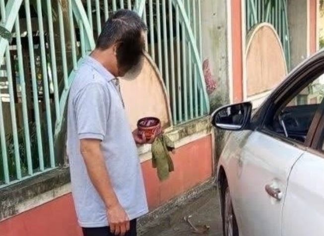 Be trai 11 tuoi bi nguoi dan ong danh chay mau mui hinh anh