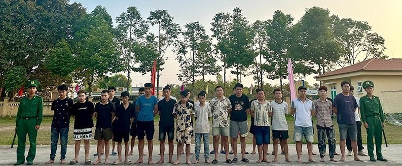 Nhap canh trai phep Campuchia anh 1