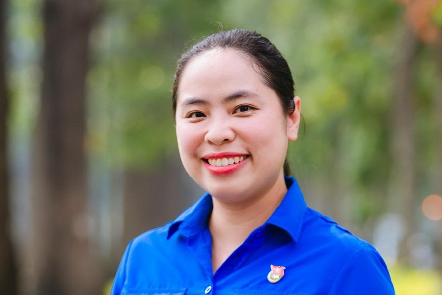 Gioi thieu Pho bi thu Thanh Doan TP.HCM ung cu DBQH khoa XVI hinh anh