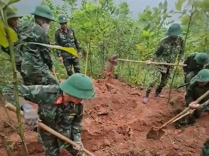 Hai cot Quang Tri anh 1