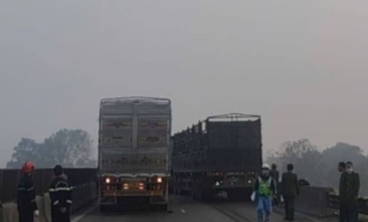 4 nguoi tu vong trong tai nan lien hoan o cao toc Phap Van - Nghi Son hinh anh