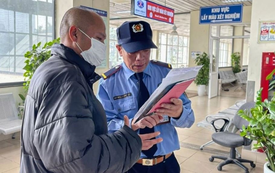 Dieu it biet ve bao ve Benh vien K dang 'gay sot' mang xa hoi hinh anh