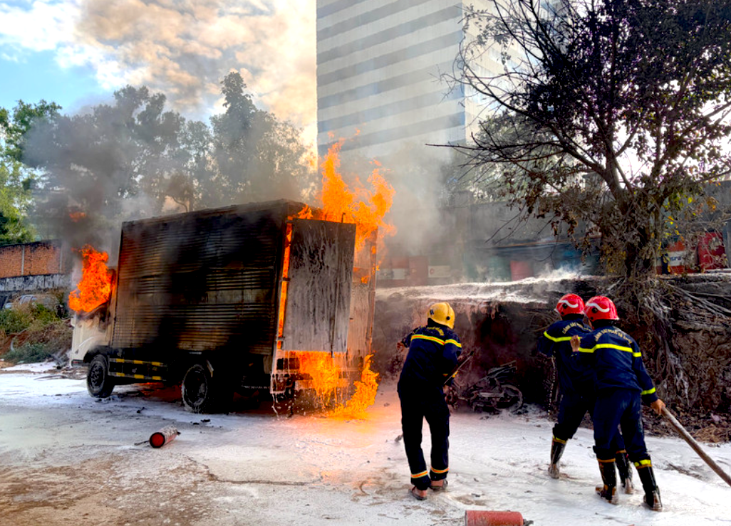 Xe xang chay Lam Dong anh 1