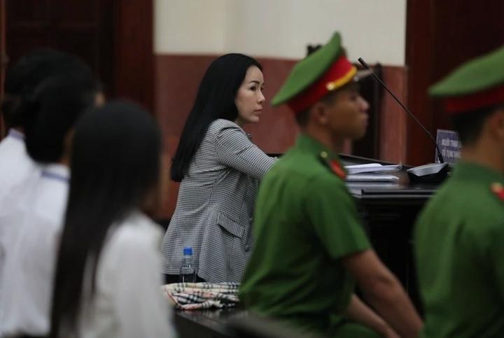 Xet xu Dinh Thi Lan xuc pham vo chong ba Nguyen Phuong Hang hinh anh