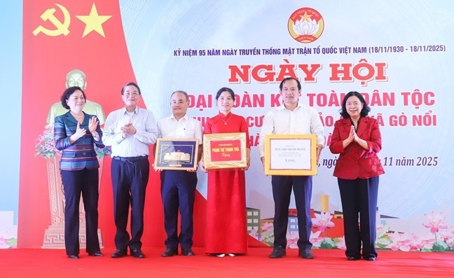 Dai hoi MTTQ anh 1