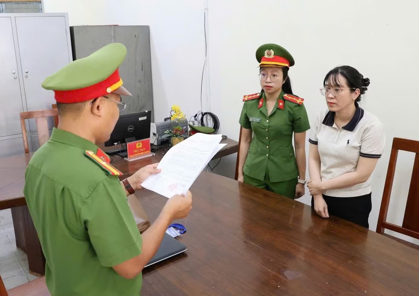 Bat giam doc hop thuc doanh thu cho 3 doanh nghiep, tron thue hon 8 ty hinh anh