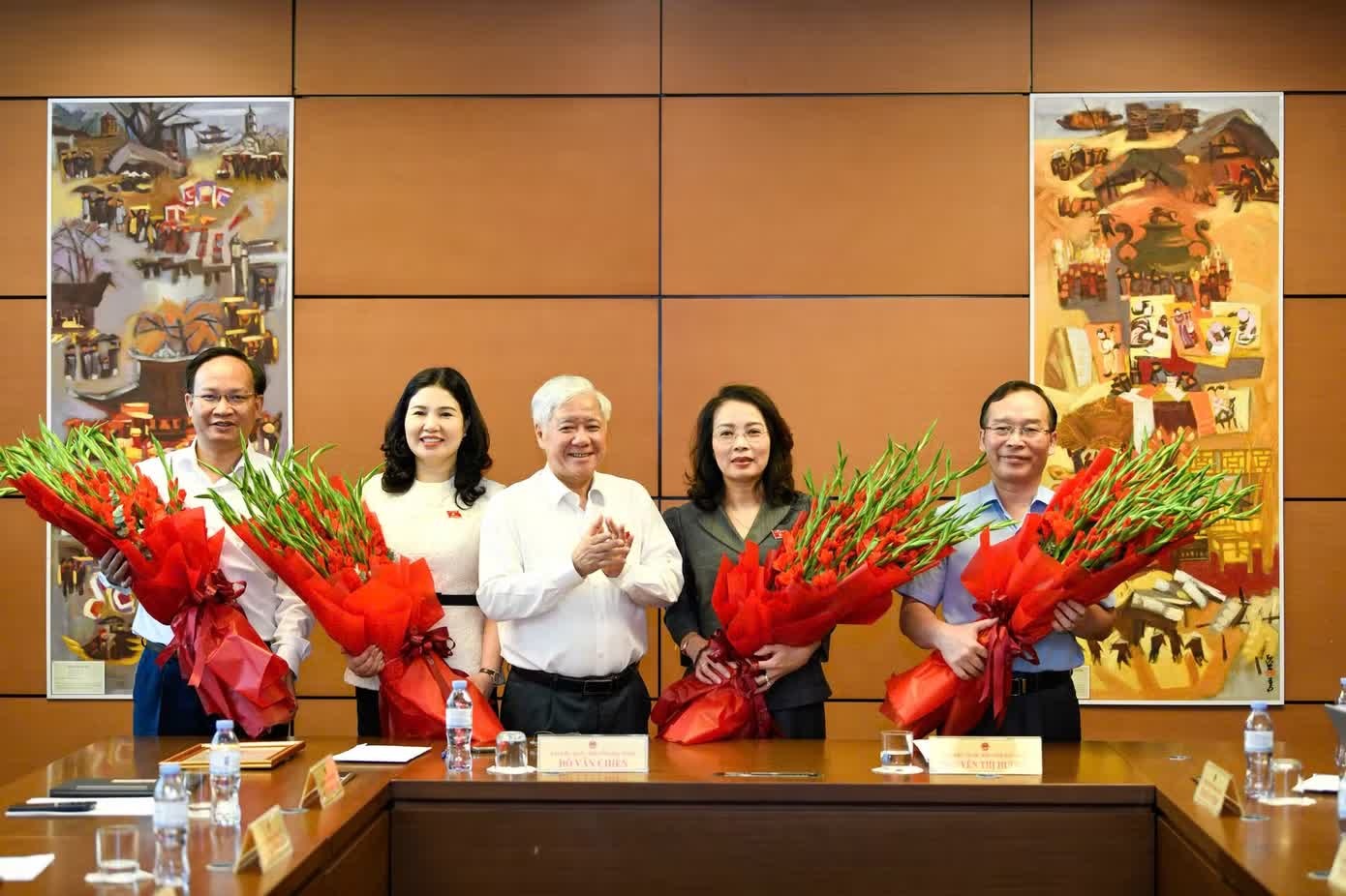 Ky hop thu Nhat anh 3