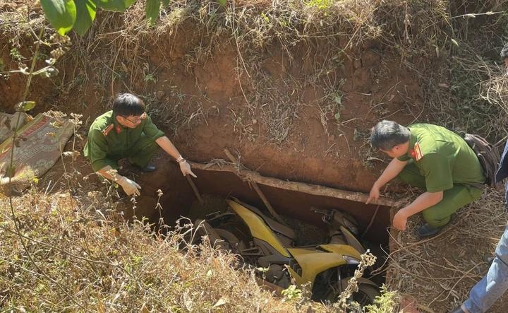 Cuop ngan hang Vietcombank,  2 nghi pham,  Cuop ngan hang,  Chu ngan hang Vietcombank,  Gdoc ngan hang Vietcombank,  Chu tich Vietcombank anh 2