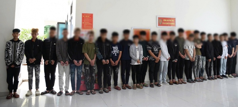 Lam ro doi tuong,  Chem dut lcanh tay anh 3