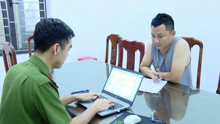 Khoi to doi tuong,  khai thac da,  trai phep anh 1