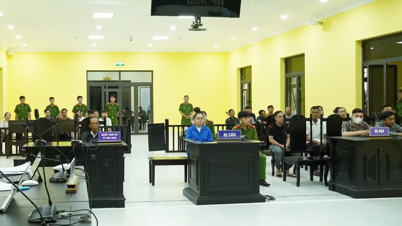 Giang bay lua 18 nguoi ra nuoc ngoai lam viec cho cac to chuc toi pham hinh anh