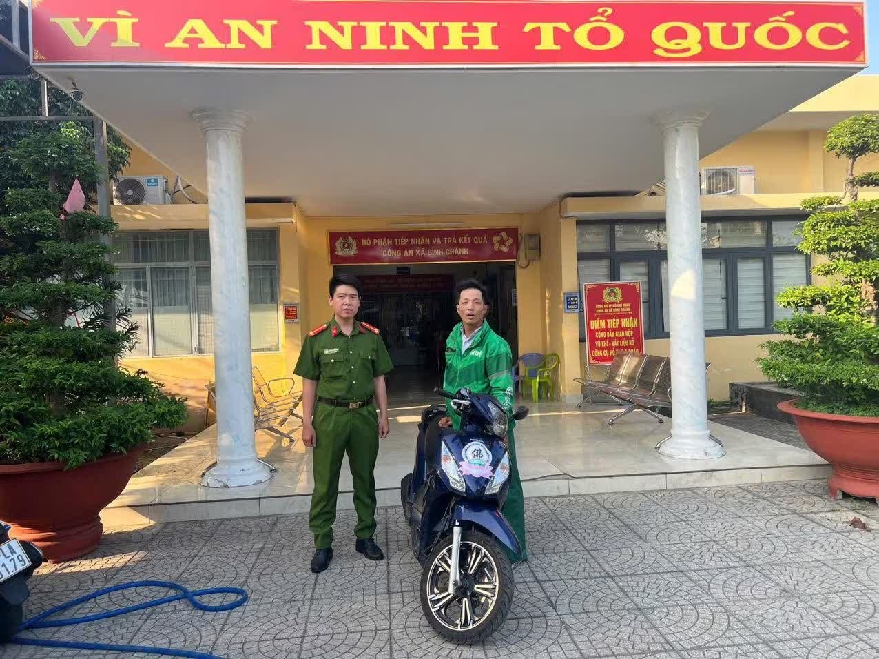 Gia lam khach,  xe om cong nghe anh 2