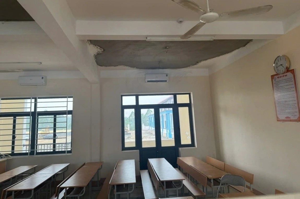 Truong 65 ty chua ban giao da roi vua tran, hoc sinh phai nhap vien hinh anh