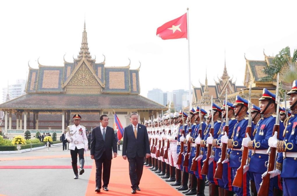 Le don trong the Tong Bi thu To Lam tham Campuchia hinh anh