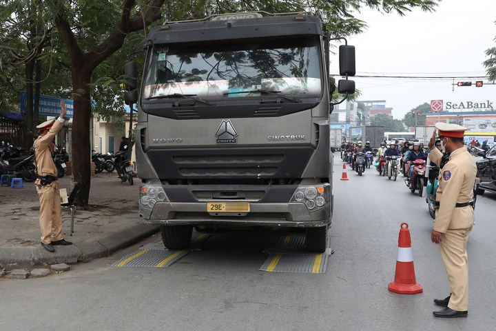 Cuc CSGT: Se dieu chuyen khoi luc luong can bo bieu hien nhung nhieu hinh anh