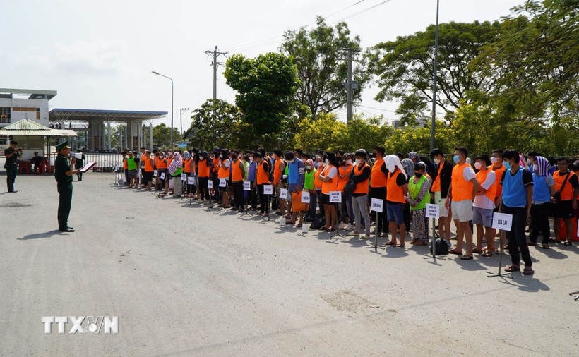 Campuchia tra cong dan Viet anh 1