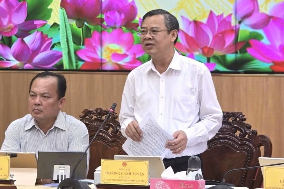 Co nguoi nhan tin cho Chu tich Can Tho noi viec rat la... hinh anh