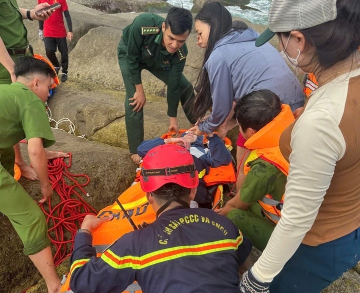 Du khach ket hoc da anh 1