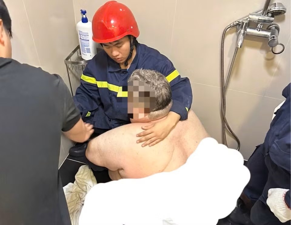 Khach My 300 kg anh 1