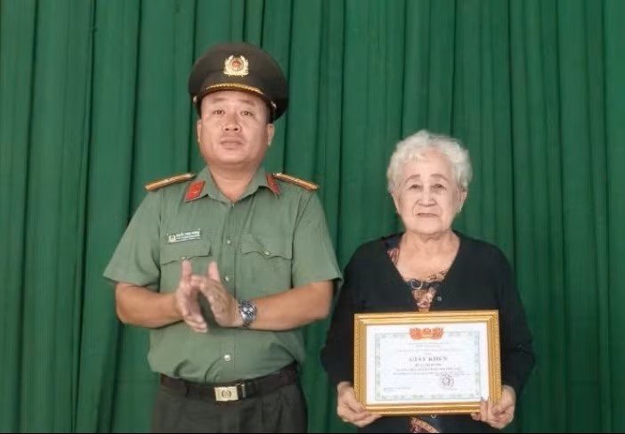 Cu ba Vinh Long anh 1