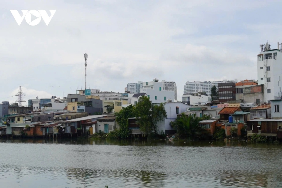 Sat lo Kenh Doi TP.HCM anh 2