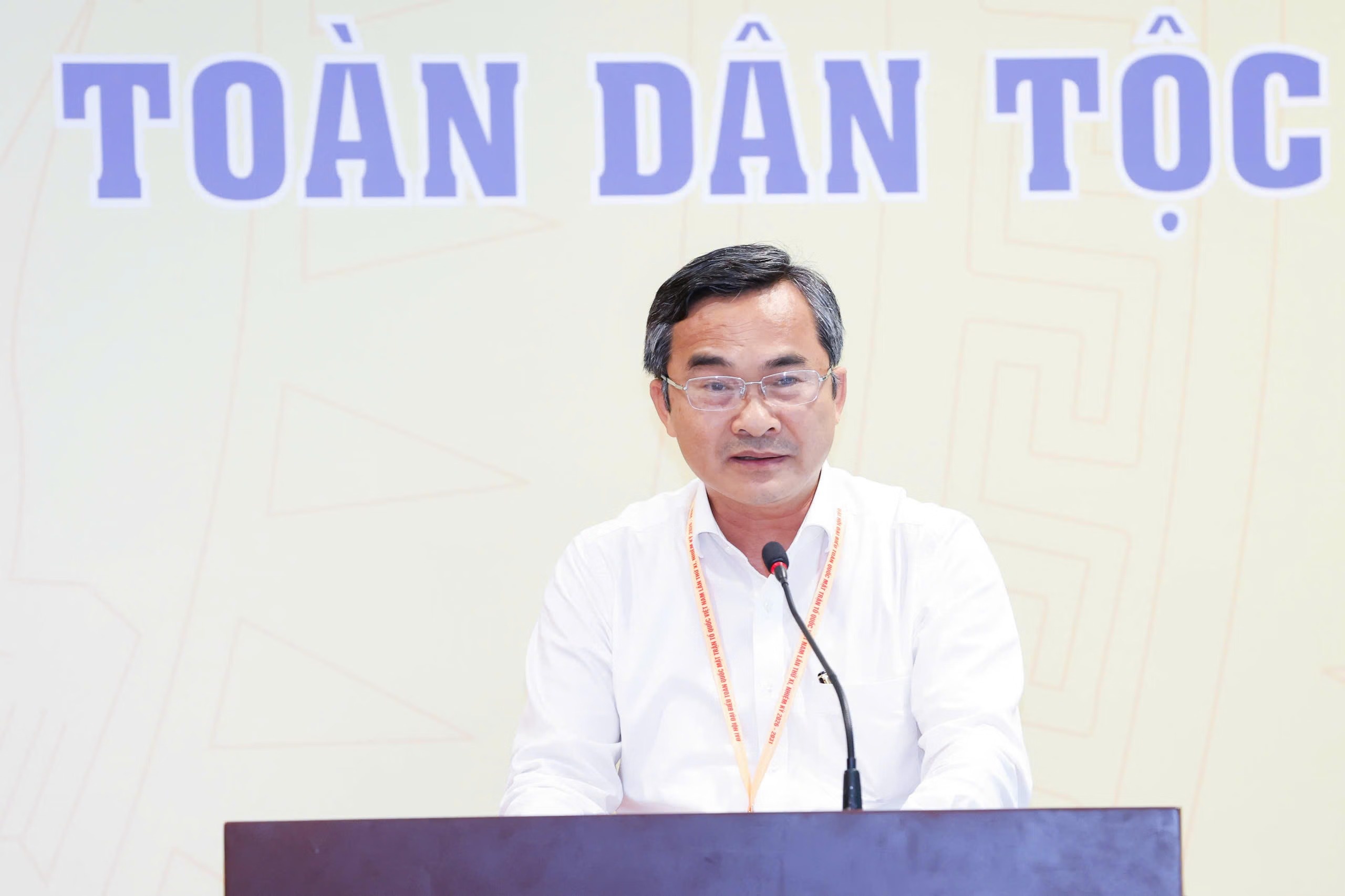 mat tran to quoc anh 4