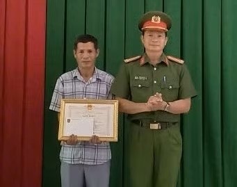 Cuu nu sinh nhay cau anh 1
