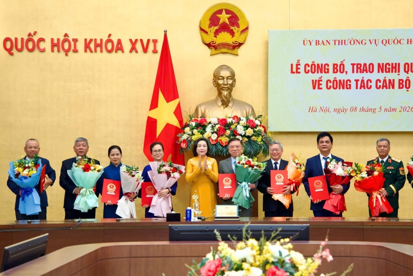 9 Pho chu nhiem Uy ban cua Quoc hoi nghi huu hinh anh