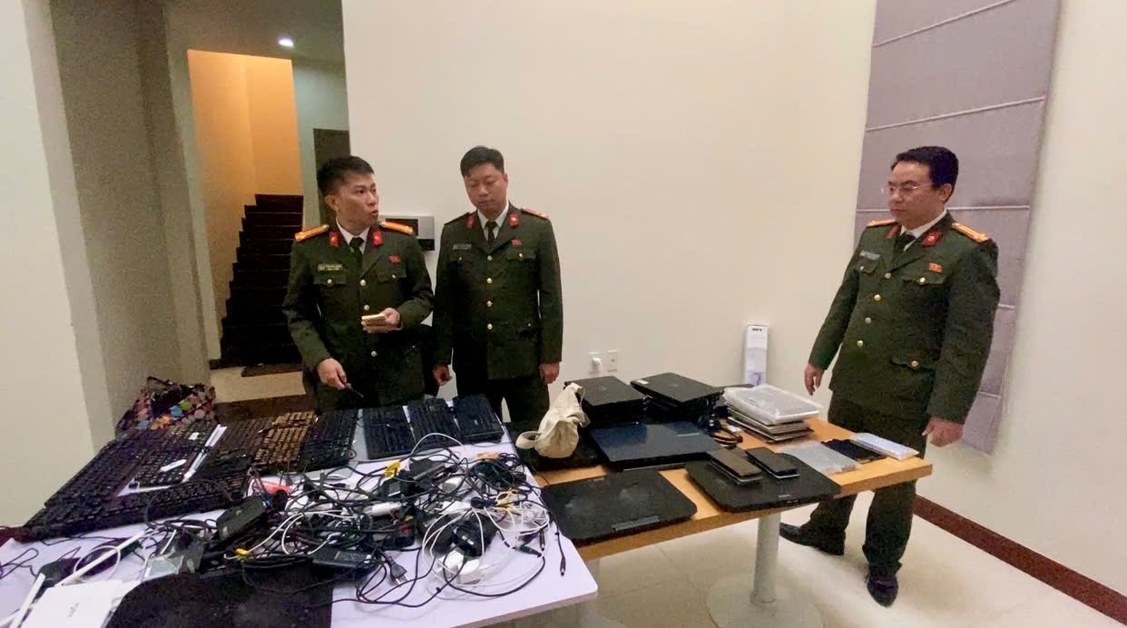 Nguoi nuoc ngoai thue nha tai khu do thi cao cap o Ha Noi de lua dao hinh anh