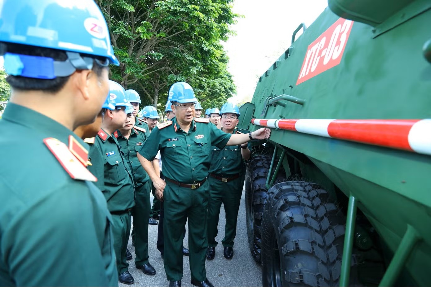 Xe thiet giap anh 3