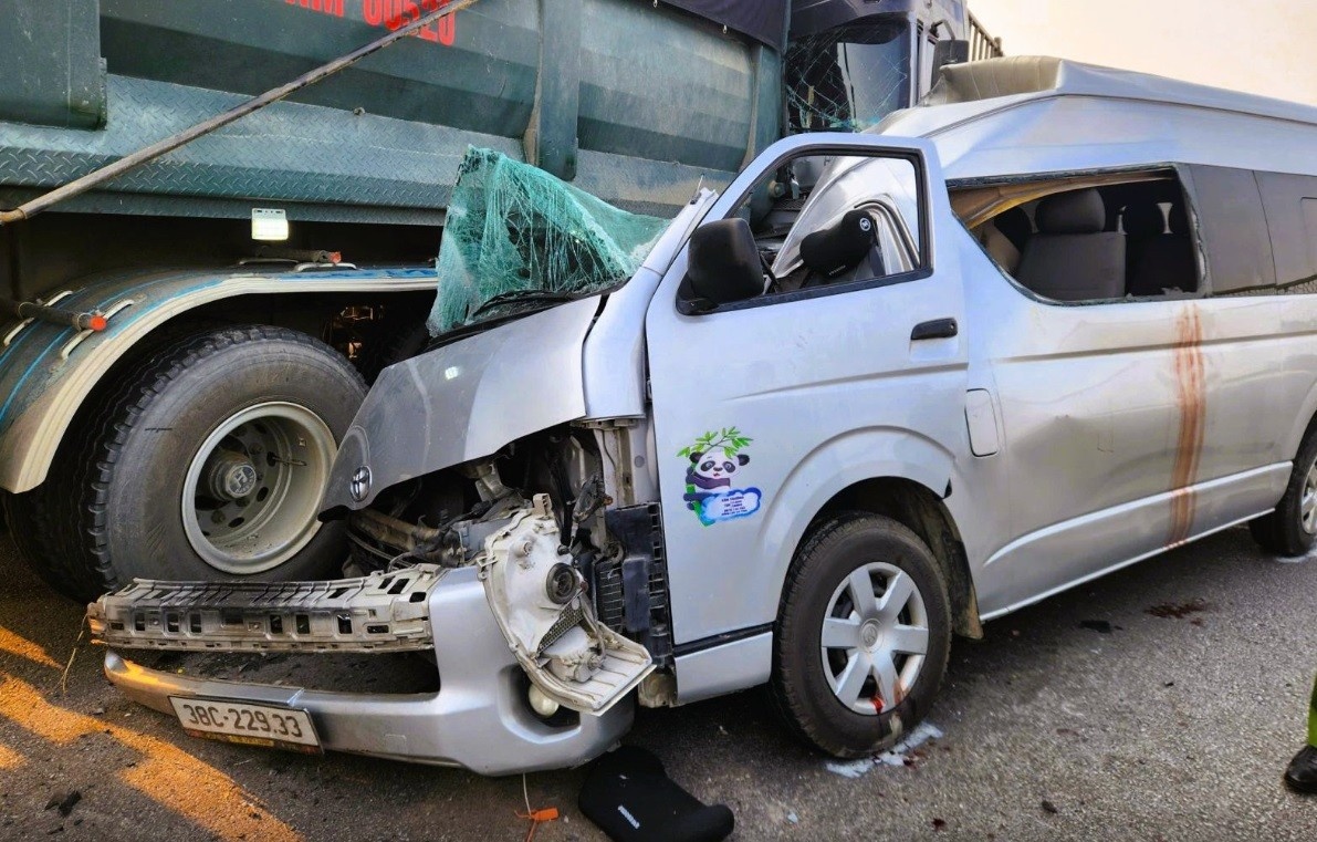 Khoi to vu tai nan lien hoan tren cao toc khien 4 nguoi tu vong hinh anh