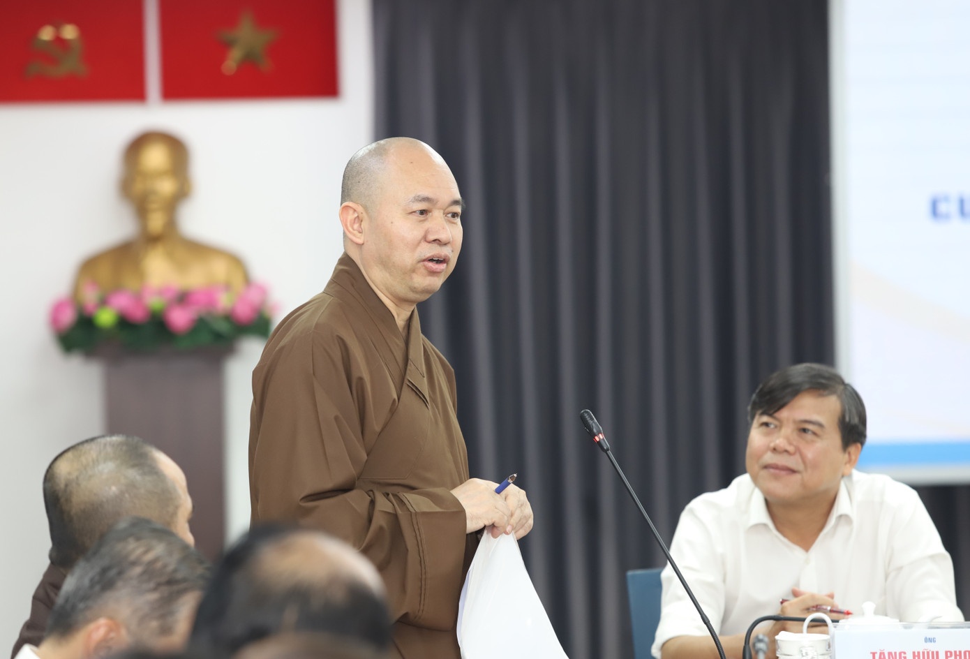 Gioi thieu Thuong toa Thich Duc Thien ung cu DBQH khoa XVI hinh anh