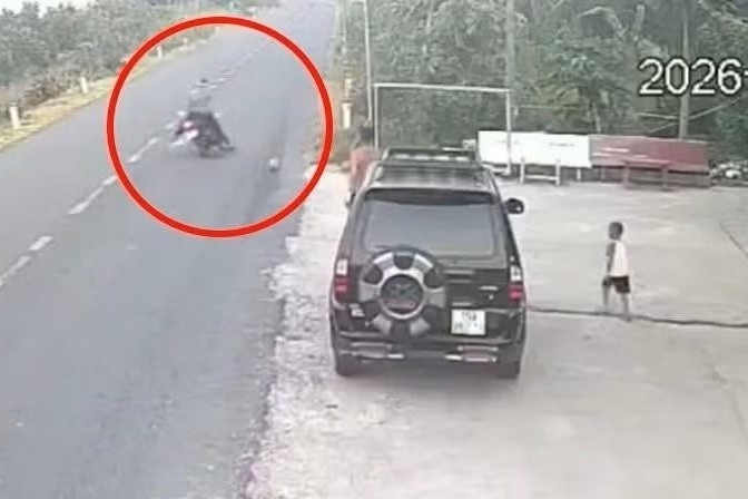 Trach nhiem trong vu tre da bong ra duong gay tai nan chet nguoi hinh anh