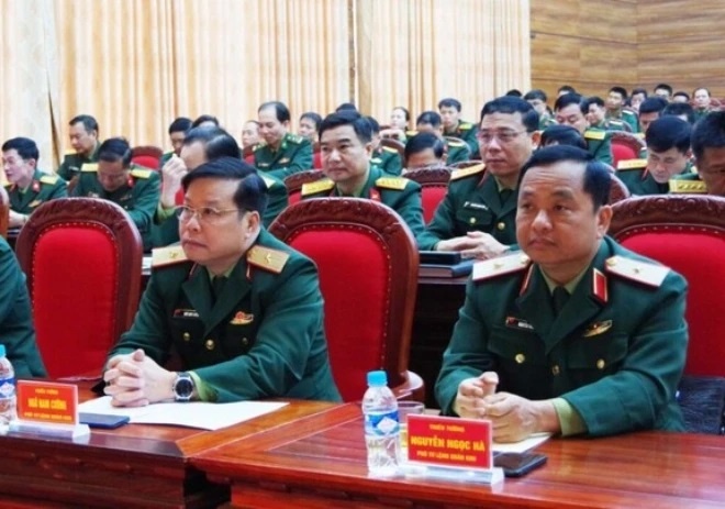 Hai Pho tu lenh Quan khu 4 ung cu dai bieu Quoc hoi khoa XVI hinh anh