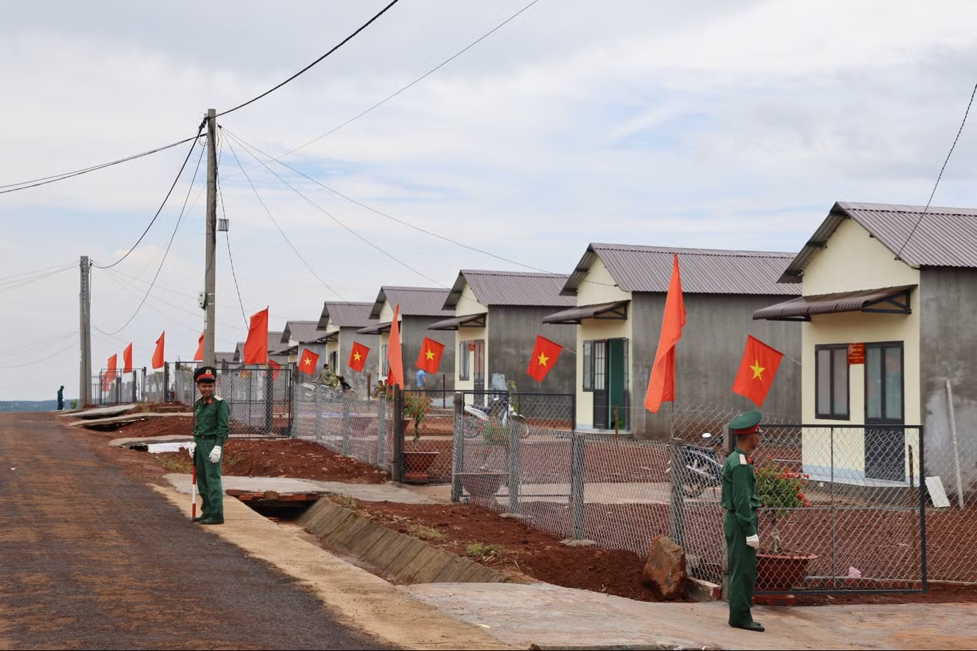 Bien gioi Lam Dong anh 2