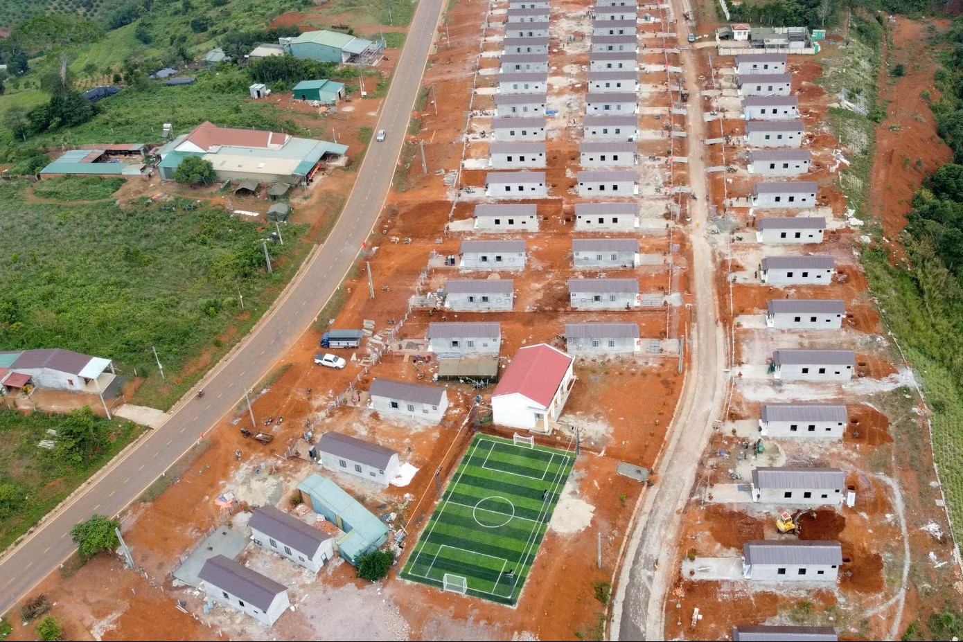 Trao 60 'cot moc song' cho nguoi dan bien gioi Lam Dong hinh anh