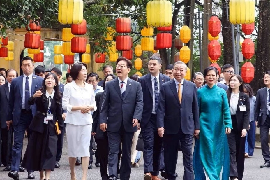 Chuong trinh dac biet chao mung Tong thong Han Quoc va Phu nhan hinh anh