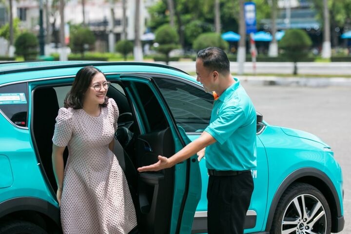 Den 2030, toan bo taxi o Ha Noi chuyen sang xe dien hinh anh