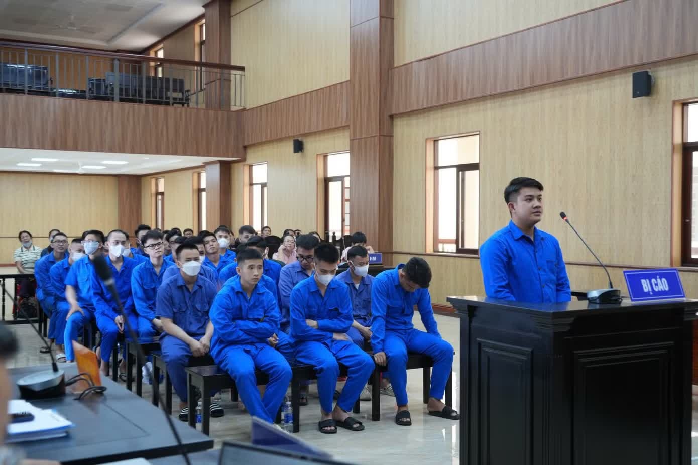 Chiem doat 98 ty,  trum san tien ao anh 2