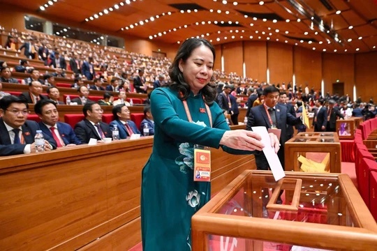 20/180 Uy vien Trung uong Dang khoa XIV la nu hinh anh