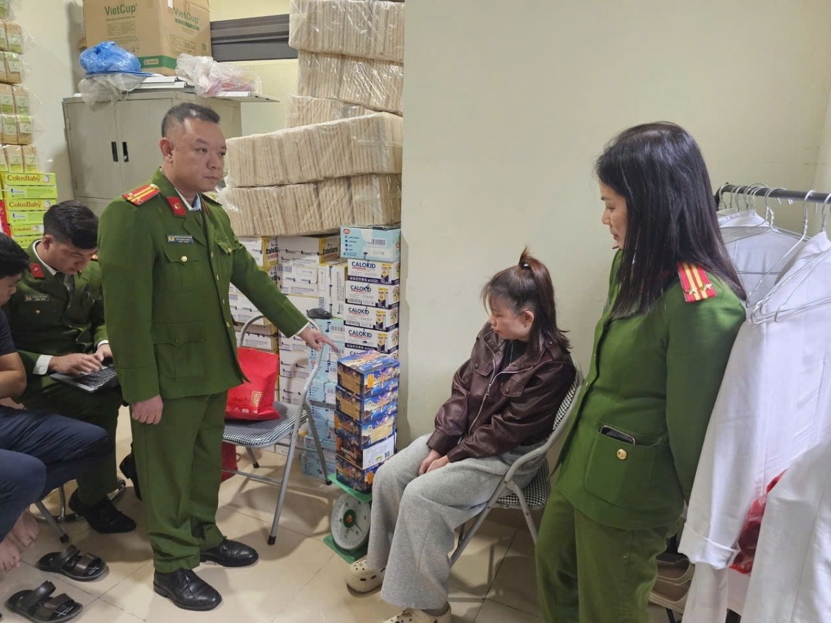 Phat hien gan 10 kg phao hoa no duoc cat giau tai Benh vien Vinh Phuc hinh anh