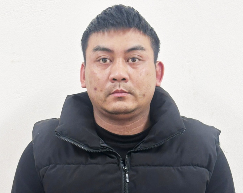 Khoi to doi tuong hanh ha vo con tan nhan hinh anh